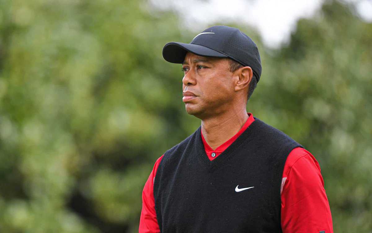 VIDEO - Celebrul Tiger Woods implicat într-un grav accident. A fost dus de urgență la spital