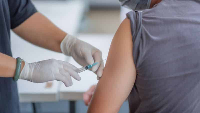 luni începe campania de vaccinare antigripală. vaccinul este disponibil la medicii de familie și în farmacii