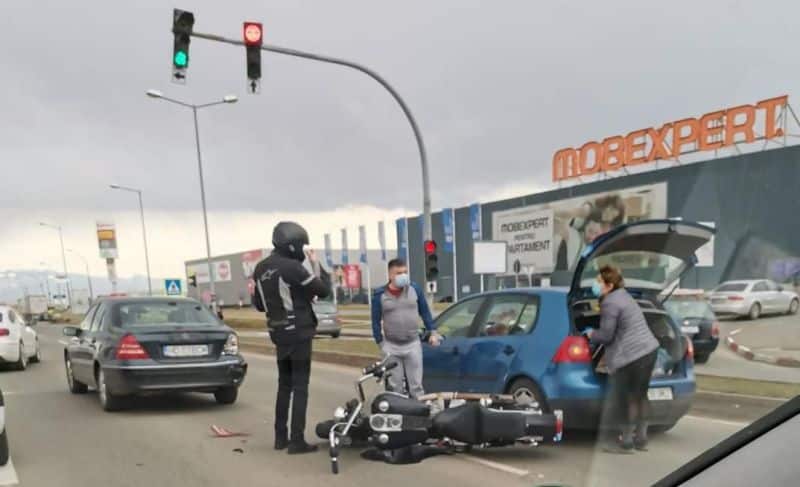 update accident între o mașină și un motociclist la ieșirea din sibiu spre șelimbăr