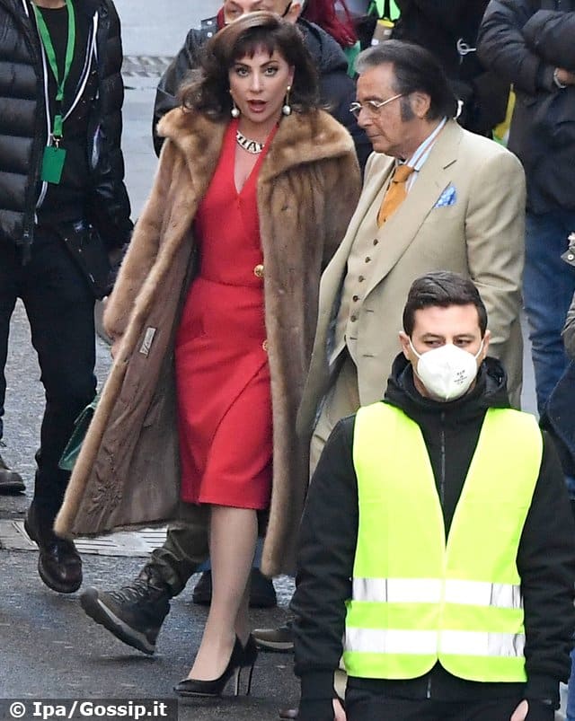 mădălina ghenea pe platoul de filmare cu lady gaga și al pacino în filmul lui ridley scott - the house of gucci