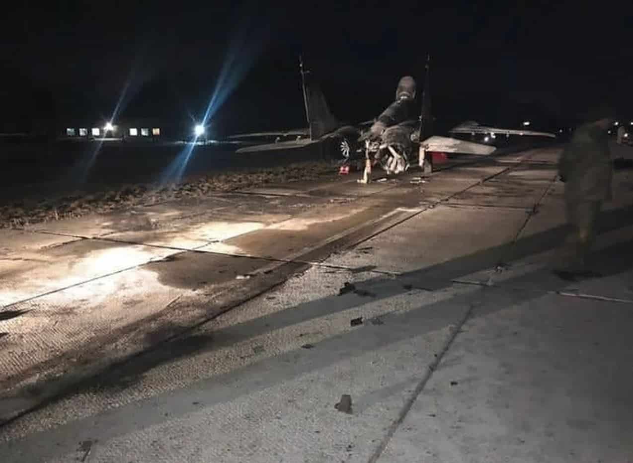 FOTO Cum să distrugi un avion MiG-29 - Ești ucrainean și te îmbeți