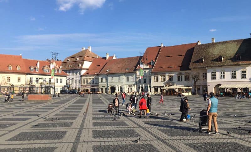 peste 1.600 de cazuri covid în românia - la sibiu sunt 33