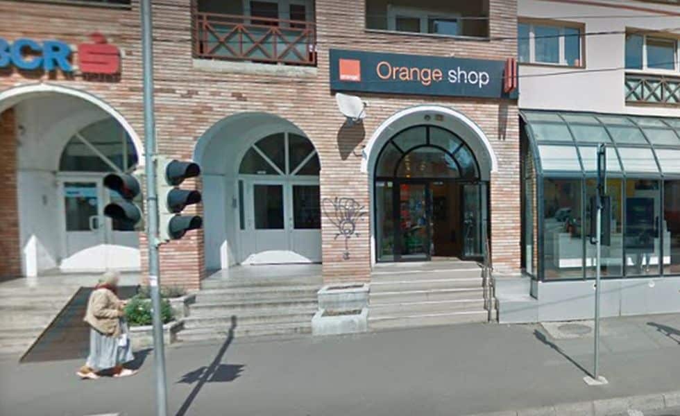 Spargere la magazinul Orange de pe Mihai Viteazu - Poliția face cercetări