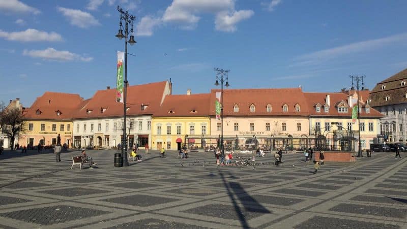 doar două cazuri covid la sibiu - în românia sunt 3.047 de infectări noi