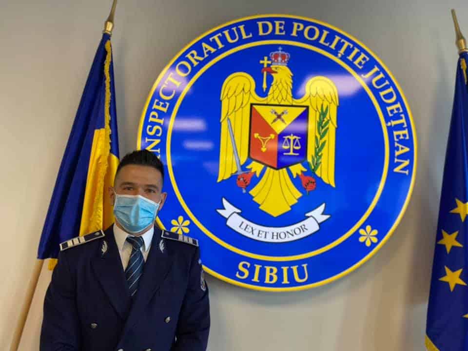 foto: polițiștii anului la sibiu - alexandru talpalaru și paul bud, premiați pentru rezultate deosebite