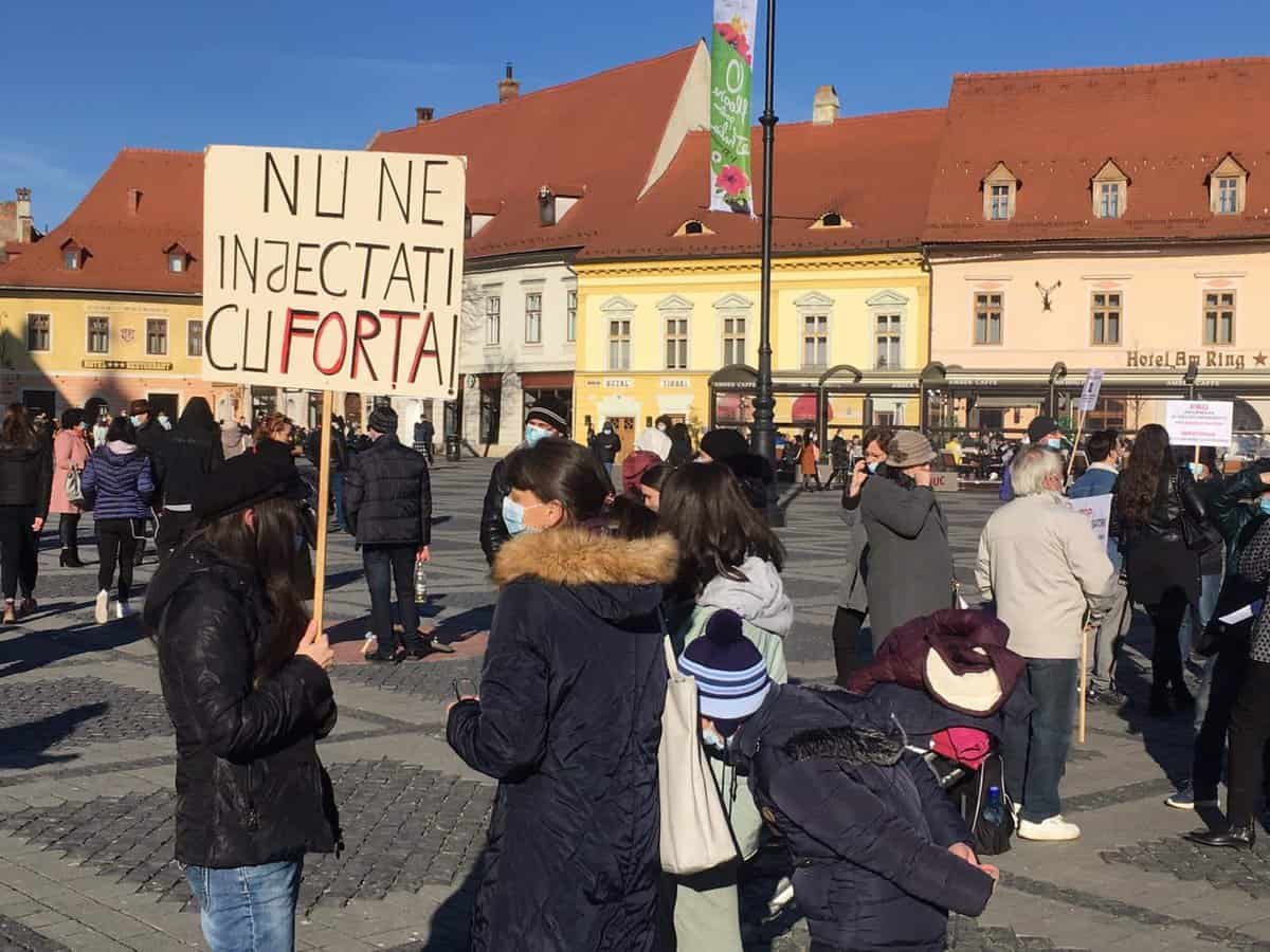 live - protest în piața mare împotriva vaccinării obligatorii - ”copii noștri nu sunt cobaii voștri”