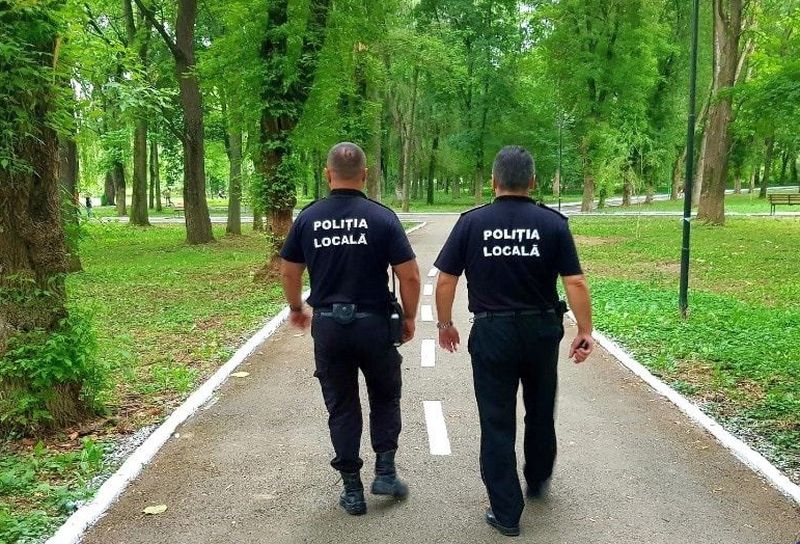 încă doi onaniști prinși la sibiu - se masturbau lângă un loc de joacă și aproape de zoo