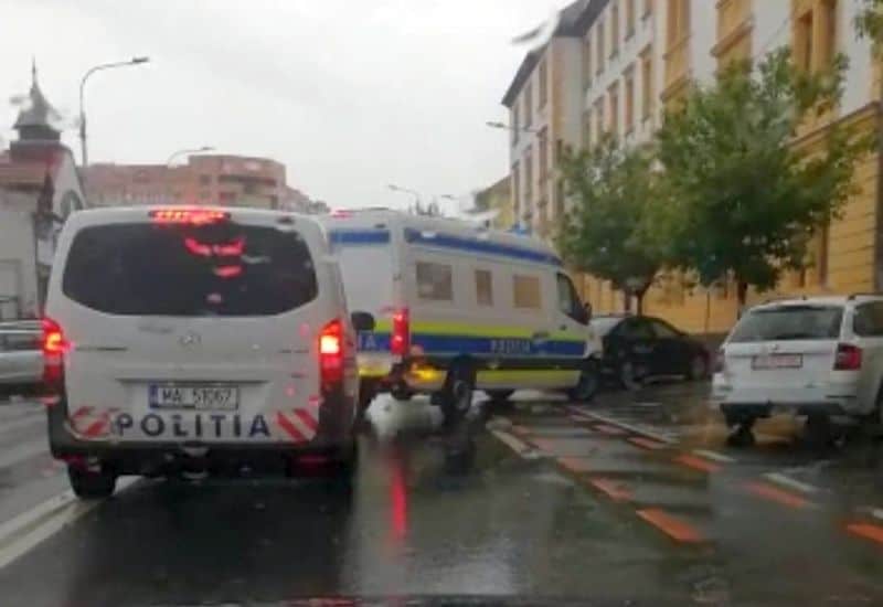 update - video cine sunt polițiștii din sibiu duși la audieri - treisprezece au fost reținuți pentru luare de mită