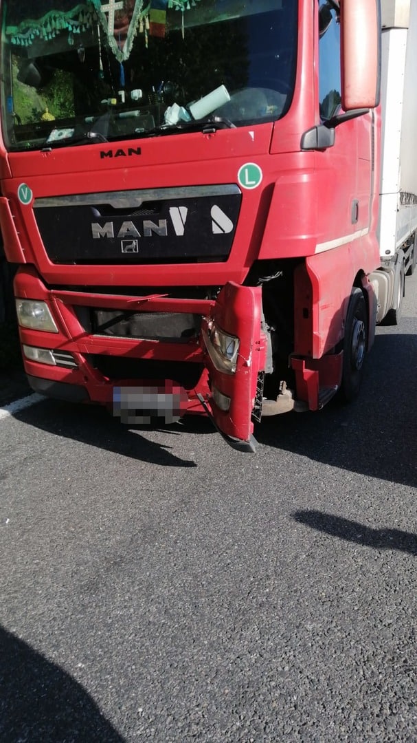 update foto accident cu opt autoturisme pe valea oltului - traficul a fost deblocat