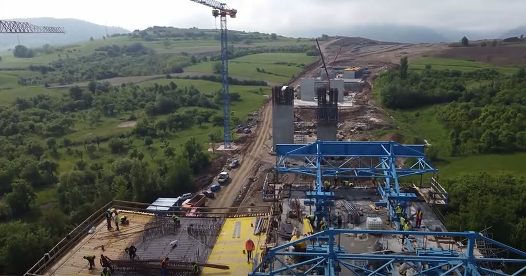 imagini impresionante de pe autostrada sibiu - boița. viaductul peste valea tălmăcelului prinde contur