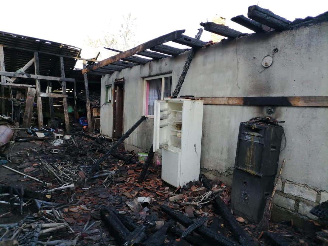 Familia din Cristian care a rămas fără casă în urma unui incendiu - „Am pierdut tot, avem nevoie de ajutor”