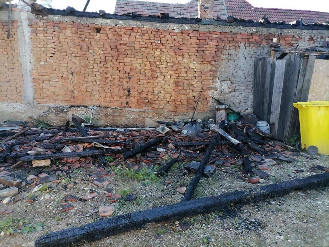 Familia din Cristian care a rămas fără casă în urma unui incendiu - „Am pierdut tot, avem nevoie de ajutor”