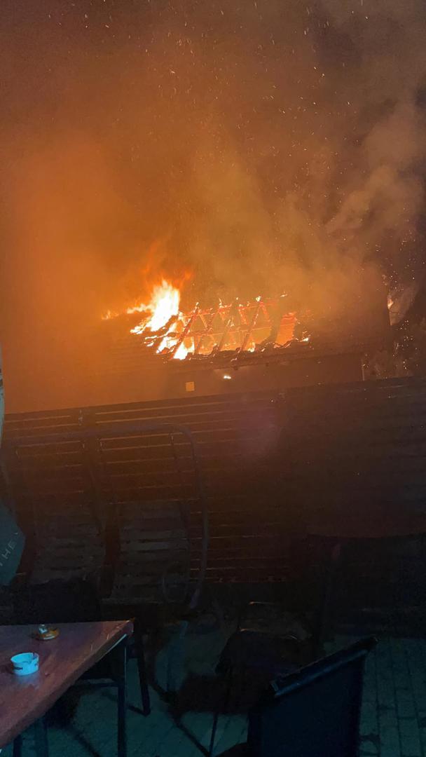 foto: incendiu la turnu roșu - o casă s-a făcut scrum