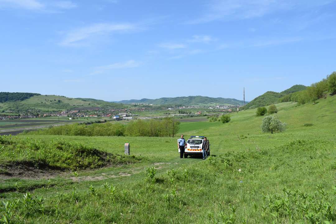 Polițiștii din Copșa Mică îi vor apăra pe turiști de câini