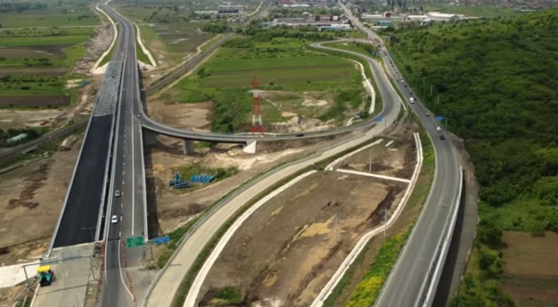 VIDEO Finalizarea lucrărilor complete pe autostrada Sibiu - Cluj, în pericol din cauza lipsei de asfalt