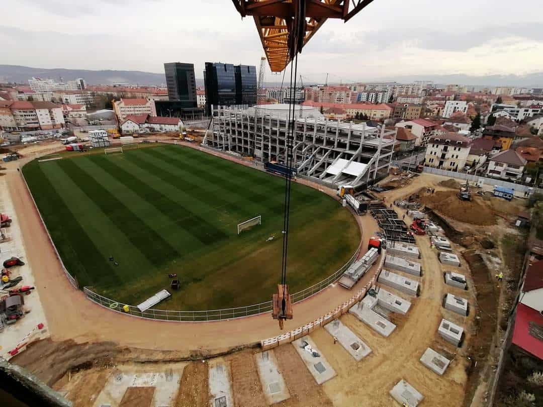 foto: lucrările de la stadionul municipal - tribuna principală prinde contur