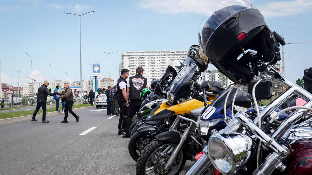 video foto: campanie de conștientizare la sibiu - ”și motocicliștii există în trafic”