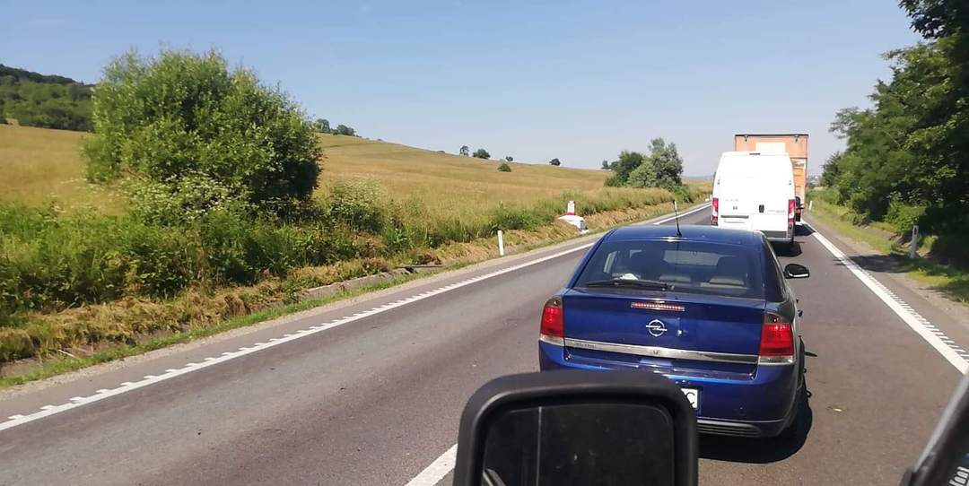 foto: mașini bușite în două accidente în județul sibiu