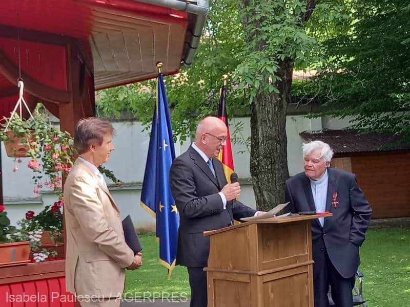 Scriitorul Eginald Schlattner a fost decorat la Sibiu cu Crucea de merit a Germaniei