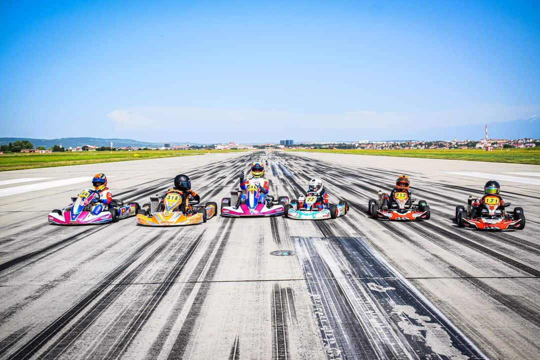 foto: acțiune inedită - karting pe aeroportul din sibiu