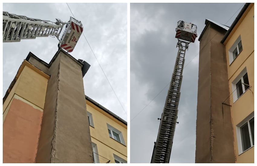 Bucată de tablă care atârna pe o clădire, îndepărtată de pompierii sibieni