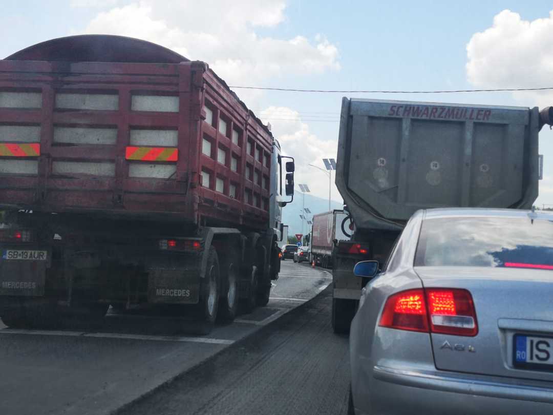 foto: calvarul din trafic de pe dn1 la veștem - când sunt gata lucrările