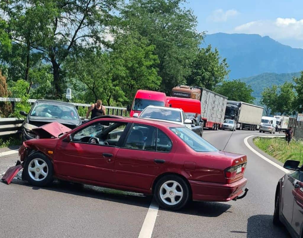 accident cu șapte răniți pe valea oltului la racovița