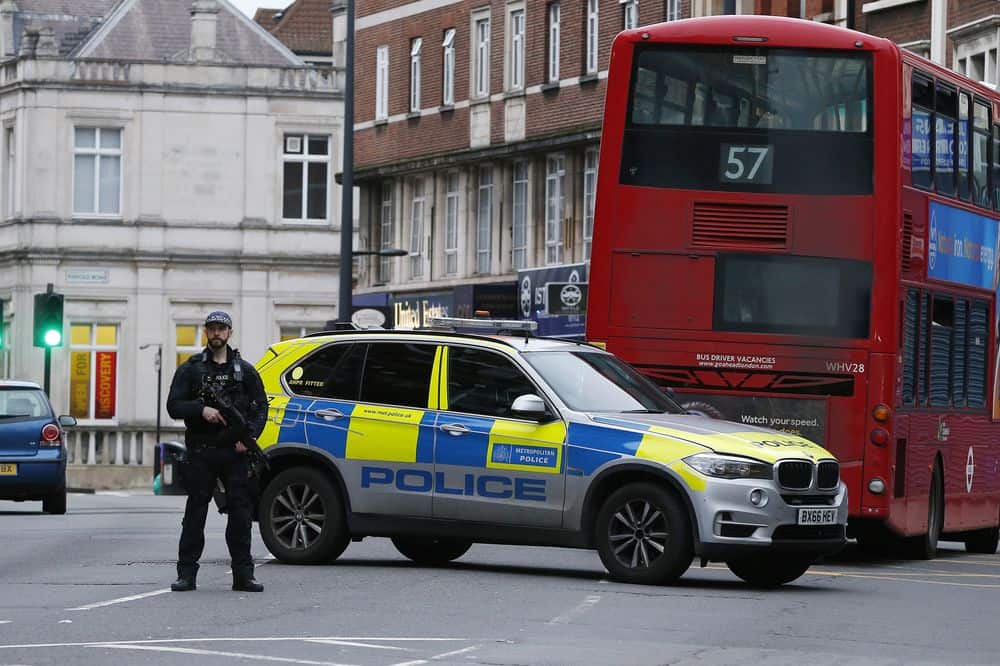 alertă cu bombă la londra