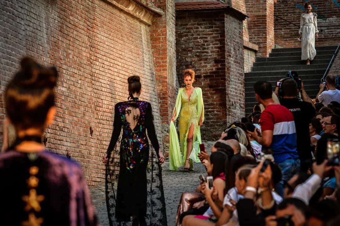 Feeric Fashion Week transformă din nou Sibiul în capitala mondială a modei