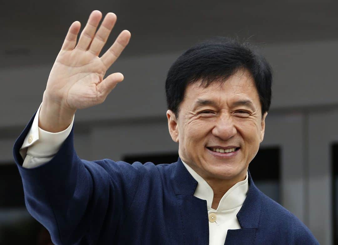 celebrul actor jackie chan vrea să devină membru al partidului comunist chinez