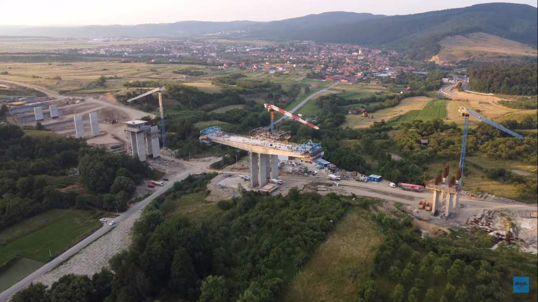 video stadiul lucrărilor la autostrada sibiu-piteşti - se lucrează la ambele capete