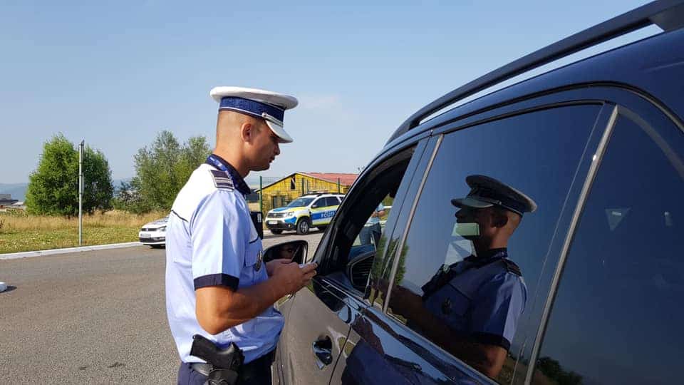 o sibiancă a scăpat de amendă chiar dacă a depăşit viteza legală - greșeala făcută de polițiști