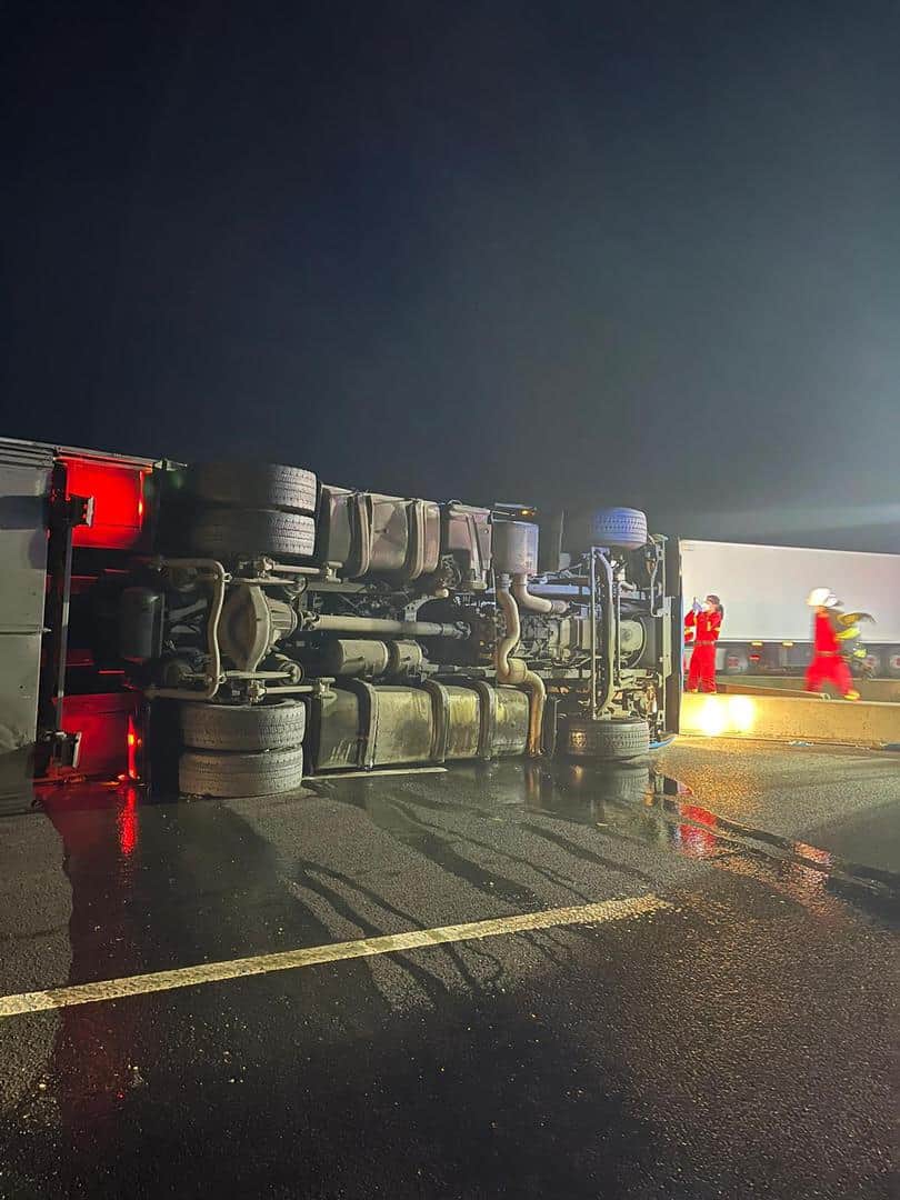 foto: tir-ist mort în accident la veștem. a pierdut controlul autovehiculului