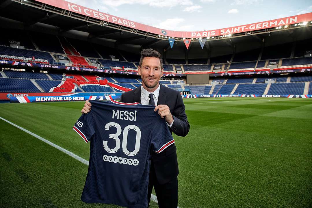 VIDEO FOTO Messi a semnat cu PSG - Va purta tricoul cu numărul 30