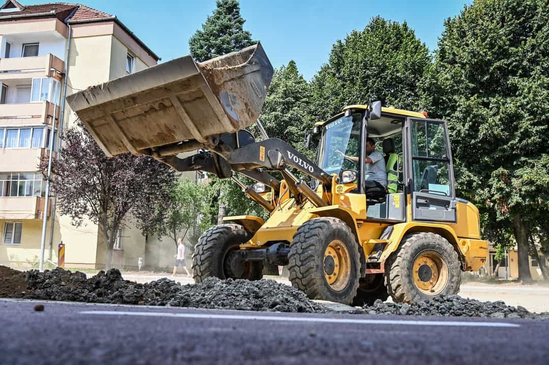 foto lucrările în cartierul ștrand gata în proporție de 60 la sută - de luni se închid mai multe străzi