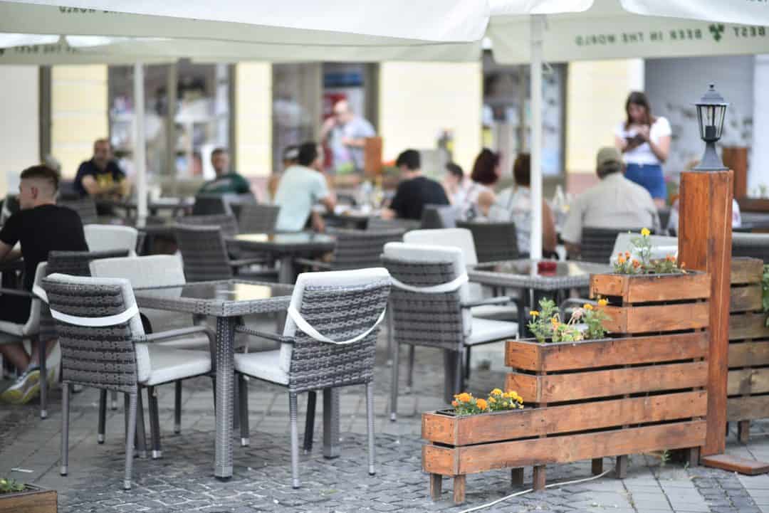 prețurile „bubuie” în centrul sibiului - îți golești buzunarele pentru o limonadă și o cafea