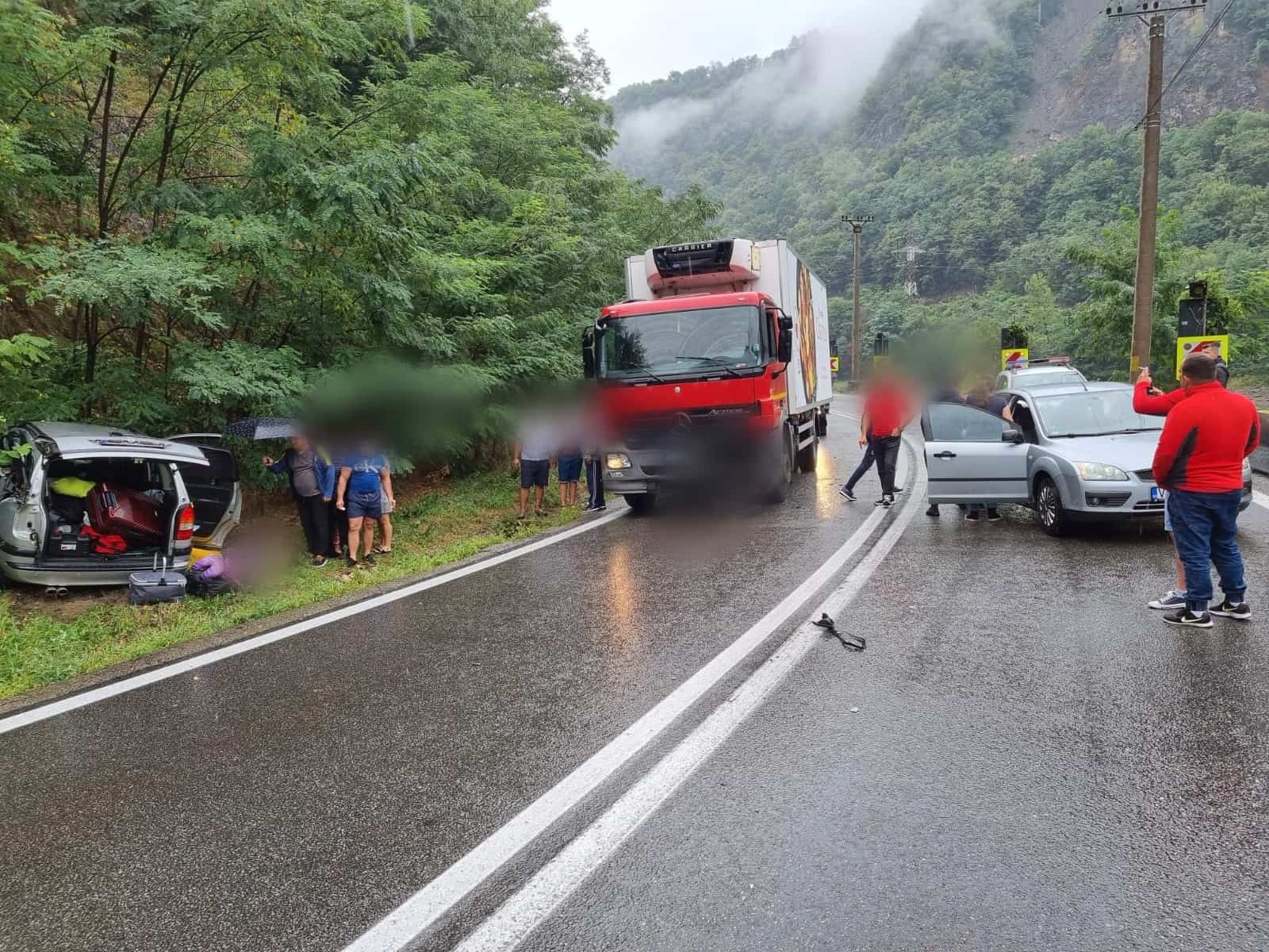 update: accident pe dn7 la cârligul mic - două tir-uri și două mașini implicate