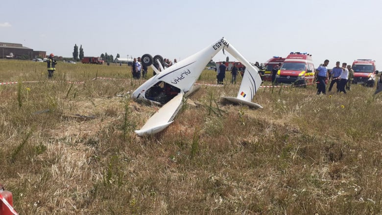 foto-video un avion de mici dimensiuni s-a prăbuşit la chitila, în ilfov