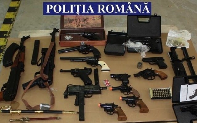 Romanii importă ilegal tot mai multe arme - 40 la sută din cele confiscate sunt fără acte