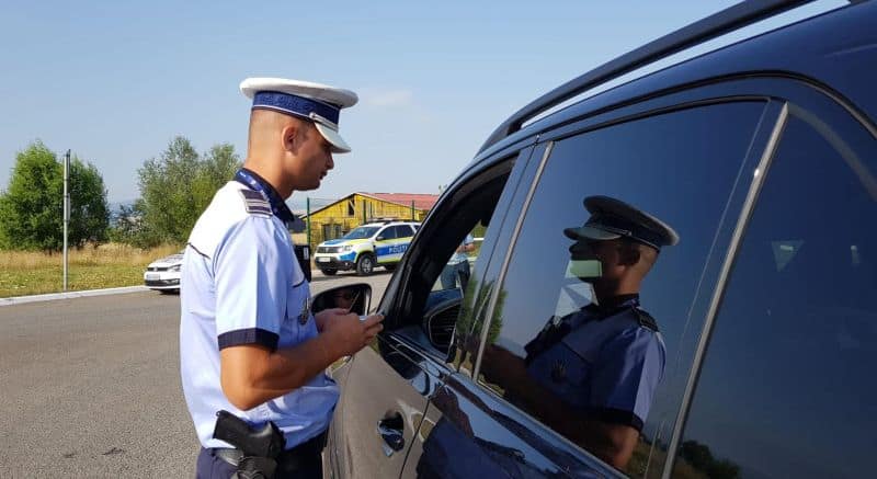 doi sibieni din jina întorși din străinătate, amendați că n-au stat în carantină