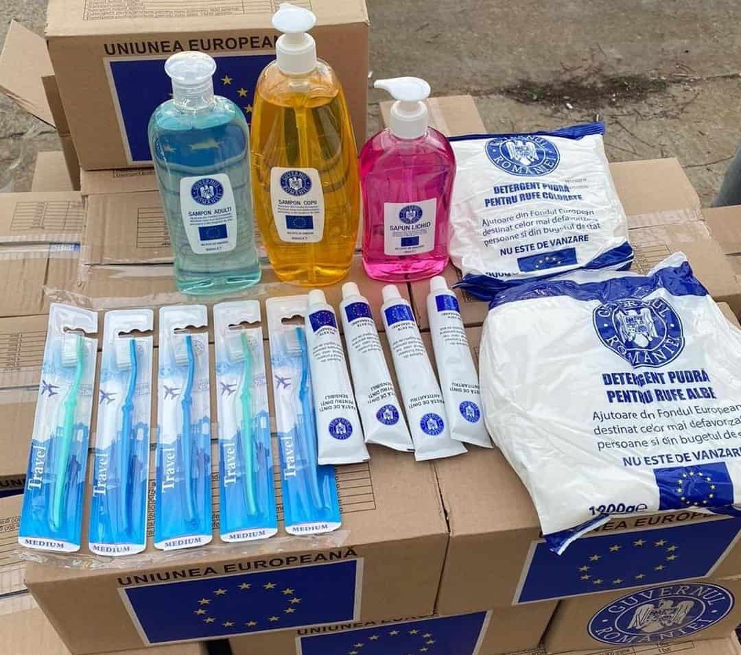 nevoiaşii din sibiu primesc un nou pachet cu produse de igienă personală