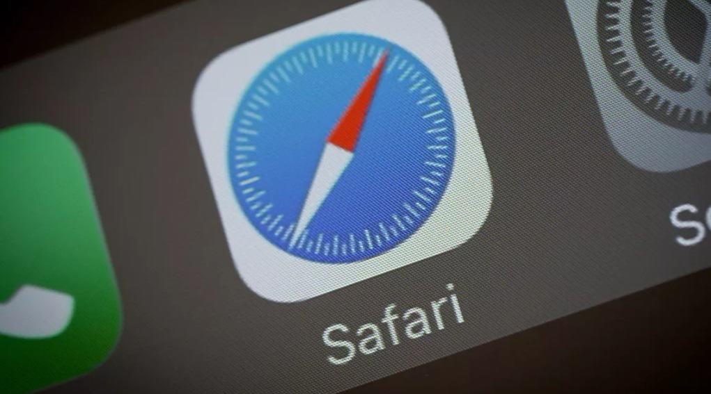 Probleme grave la Apple - Utilizatorii se plâng că nu mai merge aplicaţia Safari