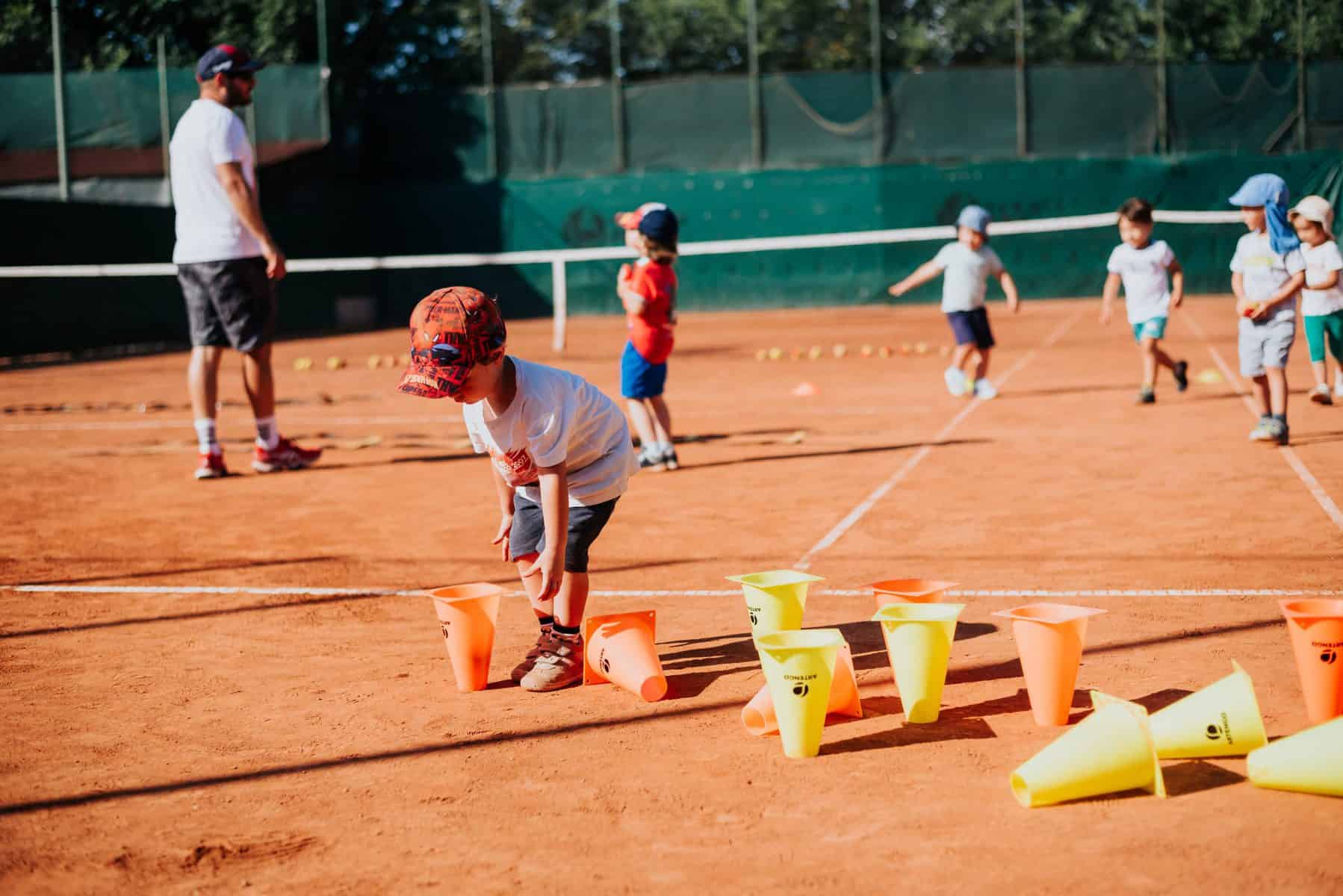 cel mai nou club de tenis din sibiu - la tennis fox înveți să joci ca un profesionist