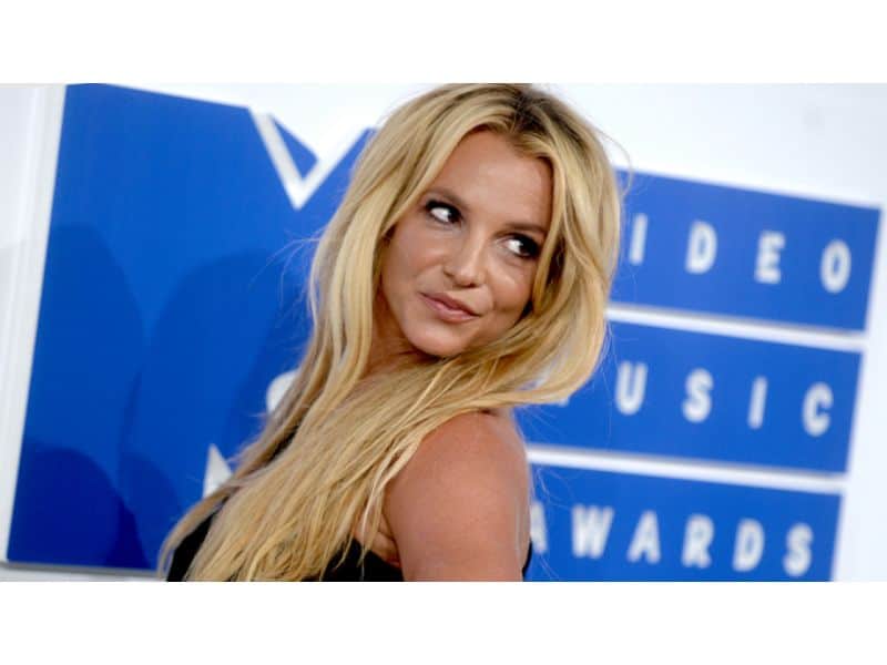 britney spears a revenit pe instagram