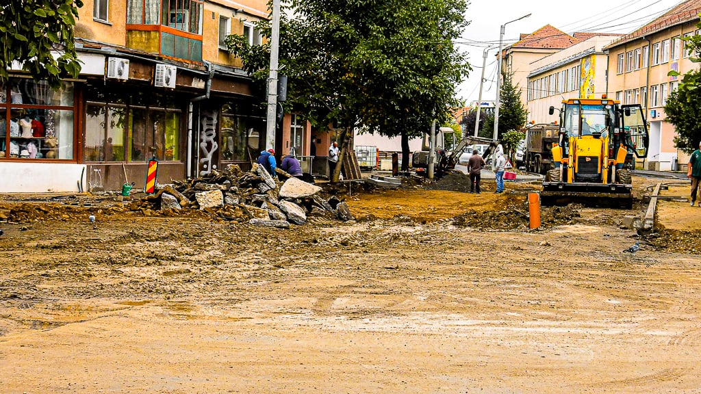 lucrările de la străzile din ștrand costă mai mult cu patru milioane lei - din cauza majorării prețurilor