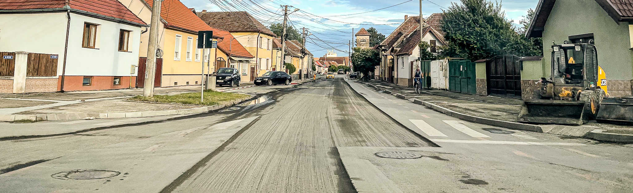 video foto: lucrări de modernizare pe strada țiglarilor - se toarnă asfalt nou