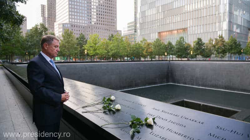 foto - președintele iohannis, pelerinaj în new york la monumentul victimelor atentatelor teroriste din 11 septembrie