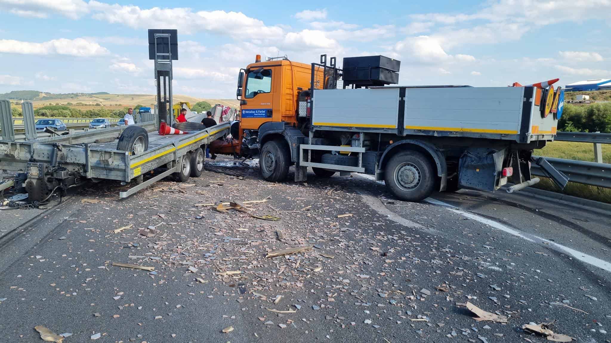 FOTO: Accident cu cinci mașini pe A1 - Trafic blocat la Cunța pe sensul Deva-Sibiu