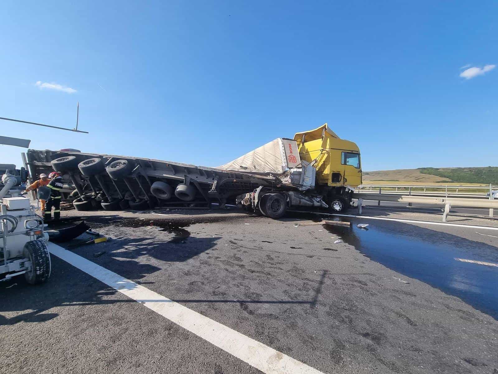 FOTO: Accident cu cinci mașini pe A1 - Trafic blocat la Cunța pe sensul Deva-Sibiu