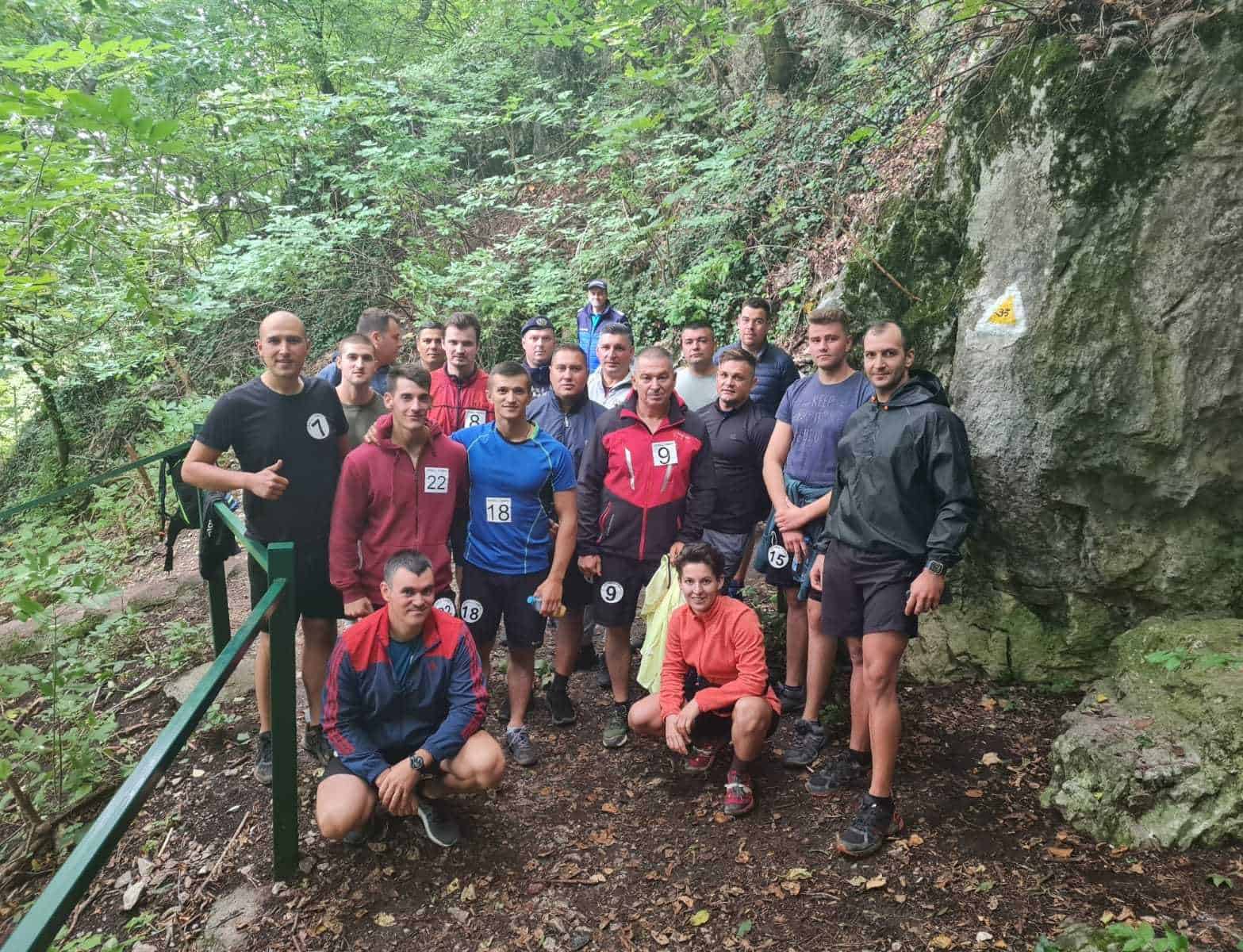 FOTO: Jandarmii sibieni au alergat la Crosul Jandarmeriei Montane Brașov - Au luat locul trei